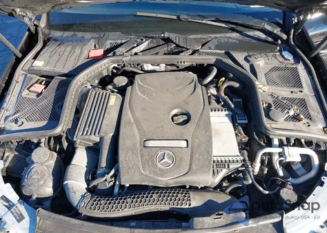 2015 Mercedes-Benz C 300 4Matic из США, поврежденный, VIN 55SWF4KBXFU064635